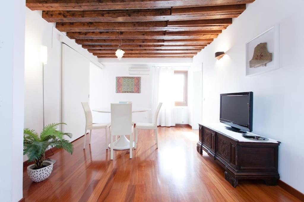 Splendida Vista Su Apartamento